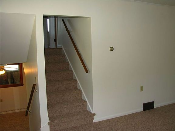 2nd image of 848 Houseman Ave NE
