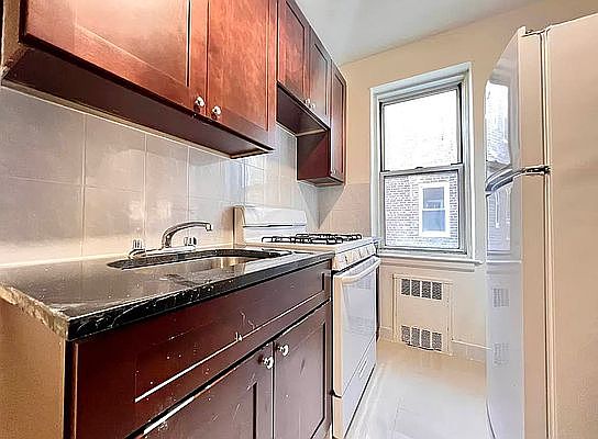 5th image of 83-33 Austin St APT 5H
