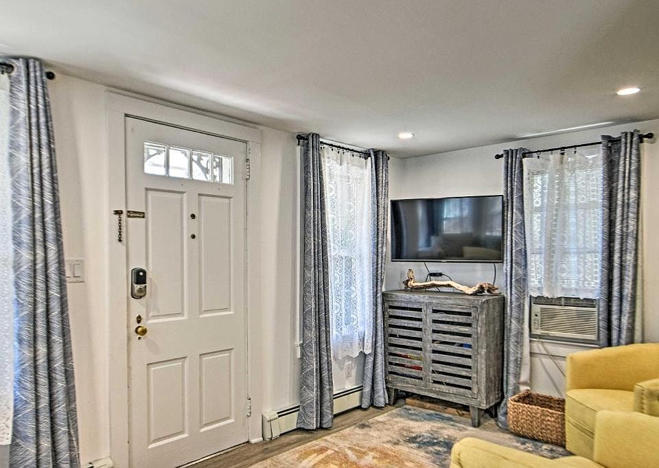 1st image of 13 Atlantic Ave #1