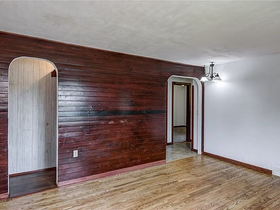 4th image of 1708 5th Street E