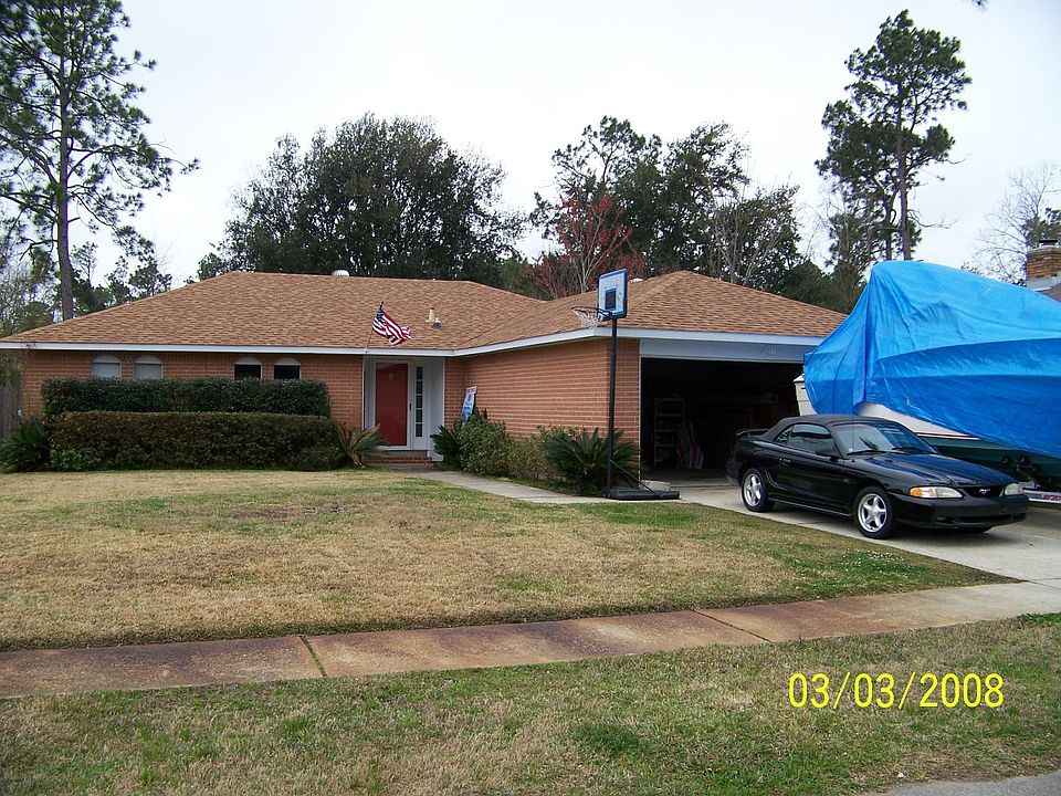 2nd image of 211 Chess Dr