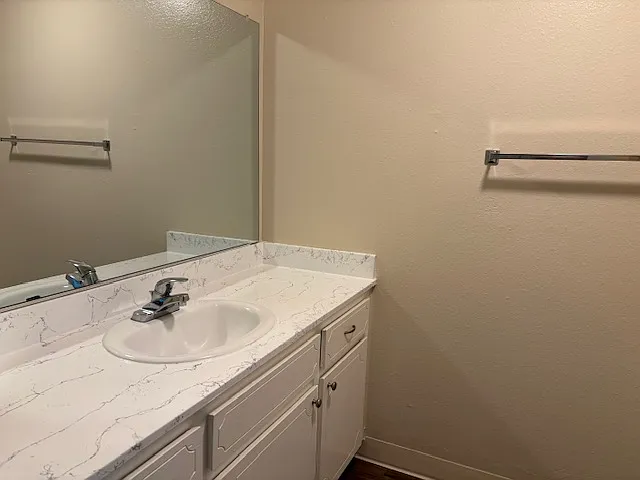 Oakwood Apartments — Photo 13