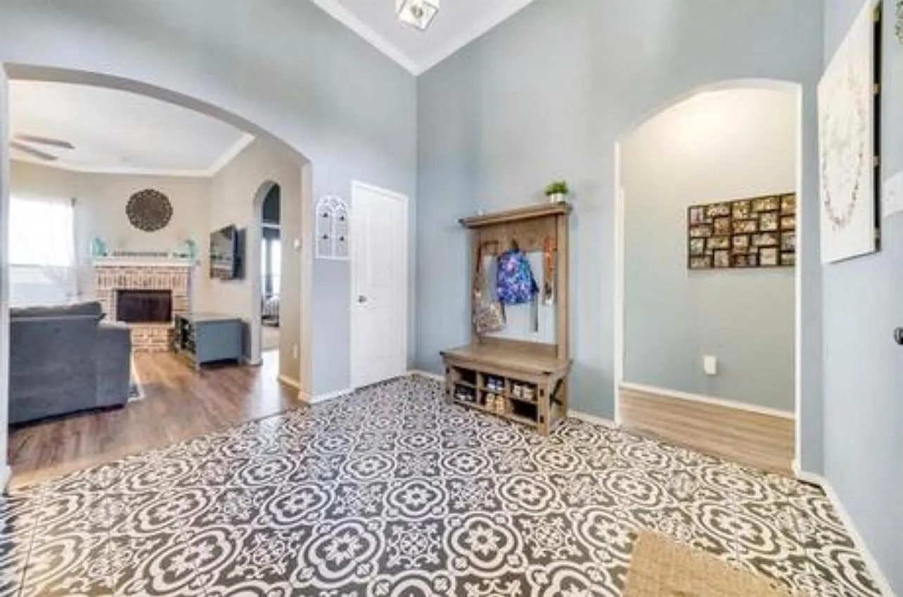508 Timber Dr — Photo 4