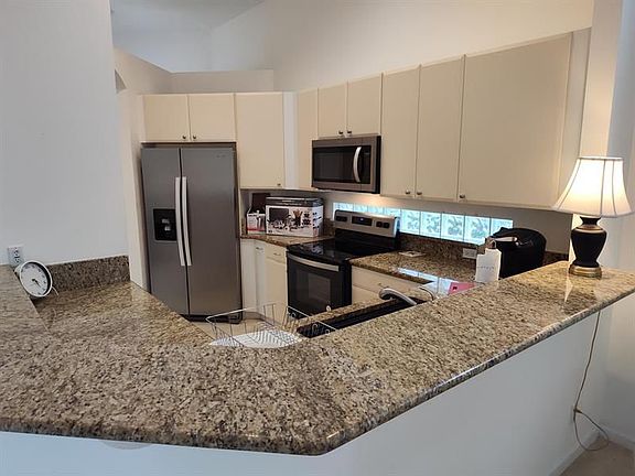 5th image of 7715 Azalea Ct