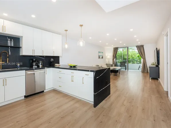 600 Three Islands Blvd APT 214, Hallandale, FL 33009