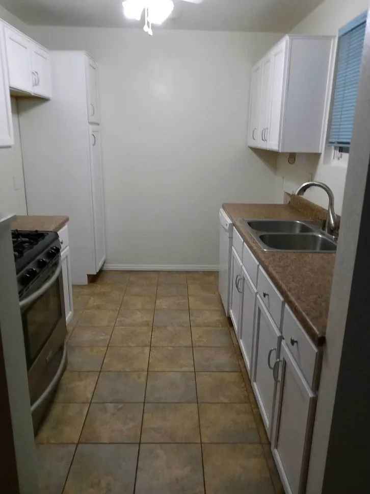 2 bed, 980 sqft, $1,575 — Photo 3