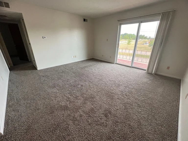 3203 Spring Valley Ln E — Photo 11