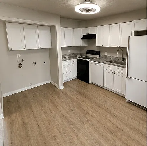 5820 S Main Point Blvd — Photo 2