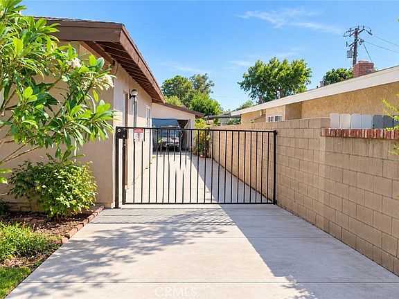 4th image of 20192 E Santiago Canyon Rd