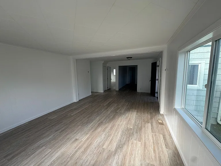 127 NE Benton St — Photo 8