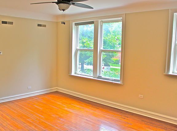 2nd image of 903 W Sunnyside Ave