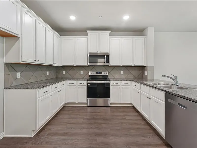 3 bed, 2.5 bath, 1804 sqft, $2,550 — Photo 4