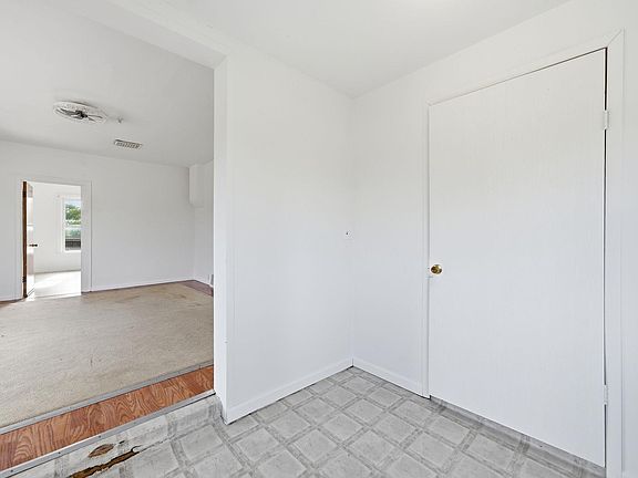 3rd image of 17046 90th Ave