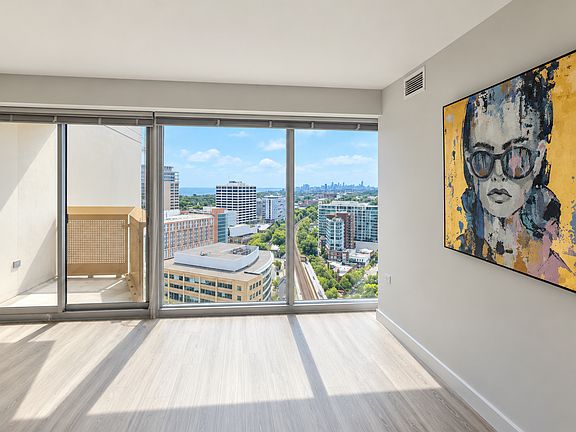 2nd image of 1720 Maple Ave APT 2470