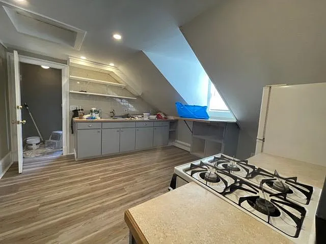 254 Transit St #3