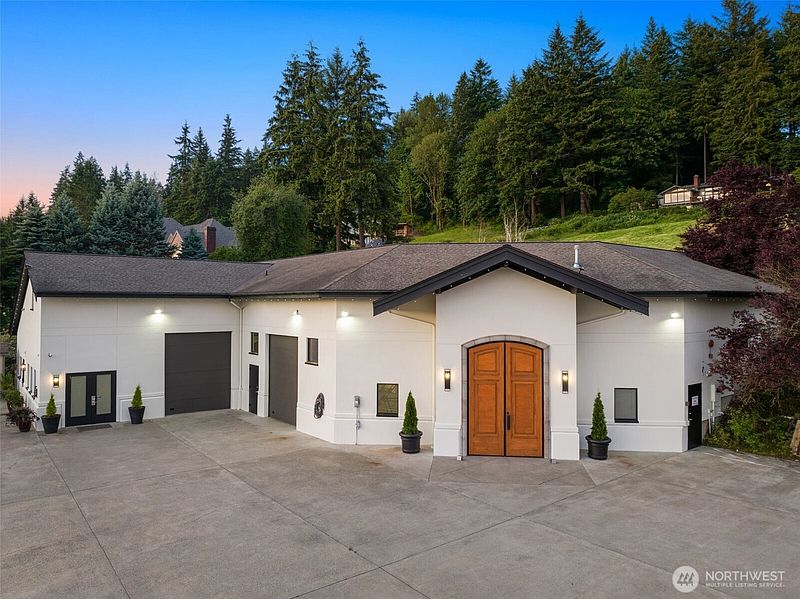 2nd image of 13244 Woodinville-Redmond Road NE