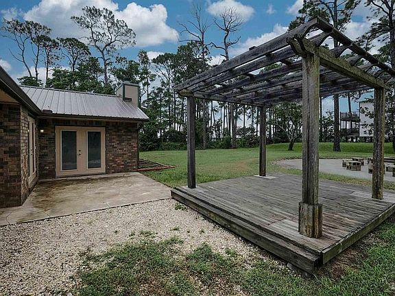 4th image of 5841 Grotto Ave