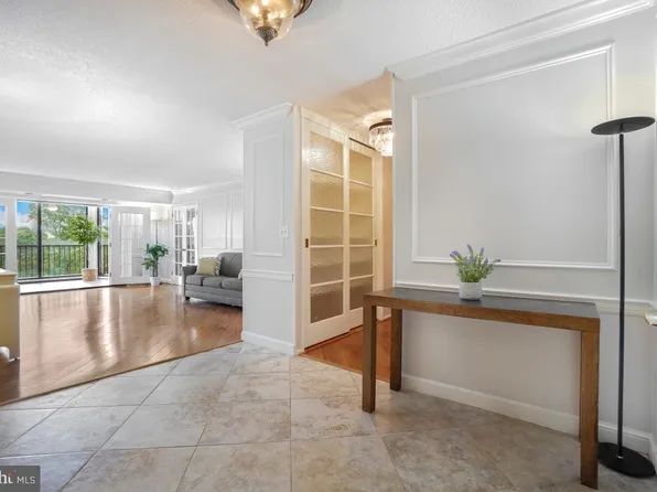 5903 Mount Eagle Dr APT 718, Alexandria, VA 22303