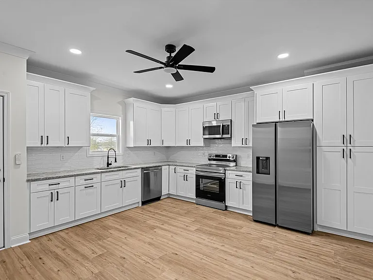 1318 House St — Photo 2