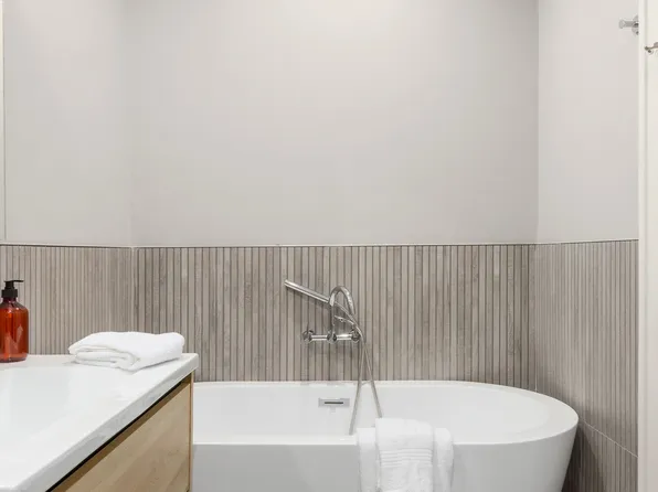 246 Maple Street image 12 of 14