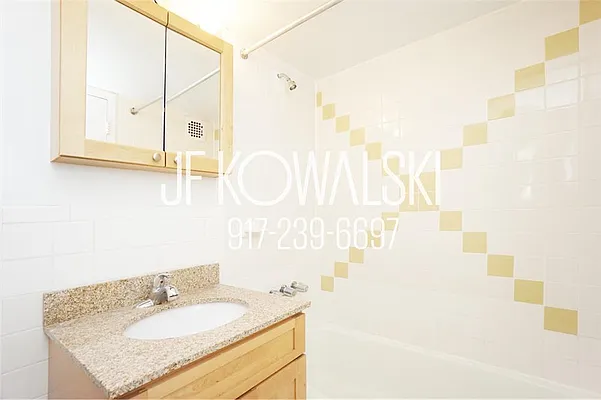 Rented by R New York | media 6