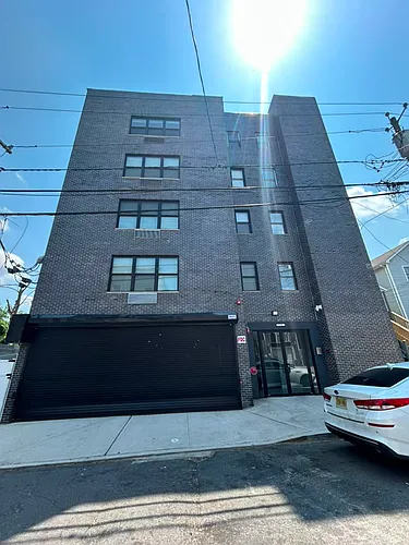 112 Godwin Ave Photo 1