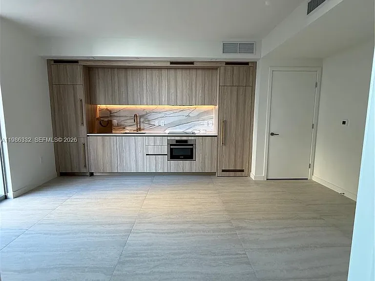 77 SE 5th St #2015 — Photo 25