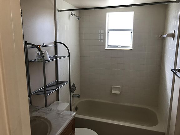 5th image of 2103 E Grant Ave