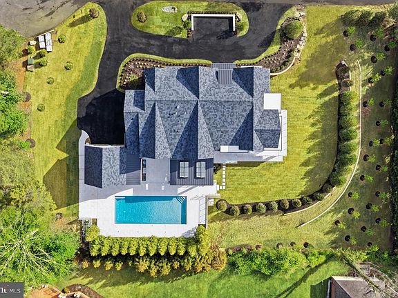 4th image of 1306 Ballantrae Ct