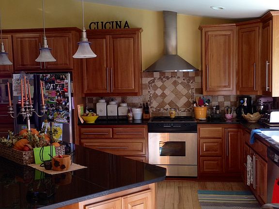 2nd image of 633 Tiburon Ln