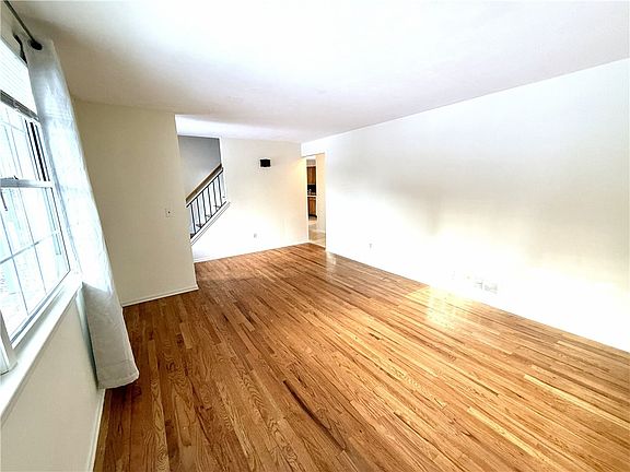 5th image of 1449 Parkview Dr