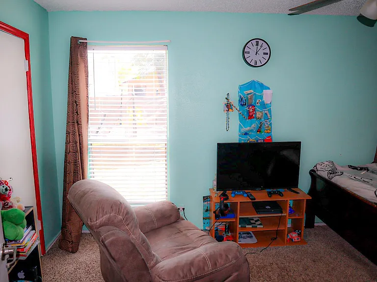 10142 Inridge — Photo 2