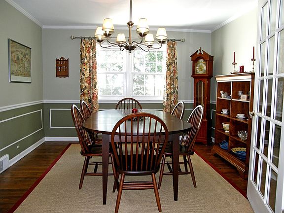 2nd image of 421 Dorset Pl