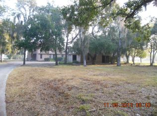 410 Austin Dr, Angleton, TX 77515