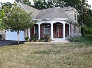 5351 General Dr, Bethlehem, PA 18017
