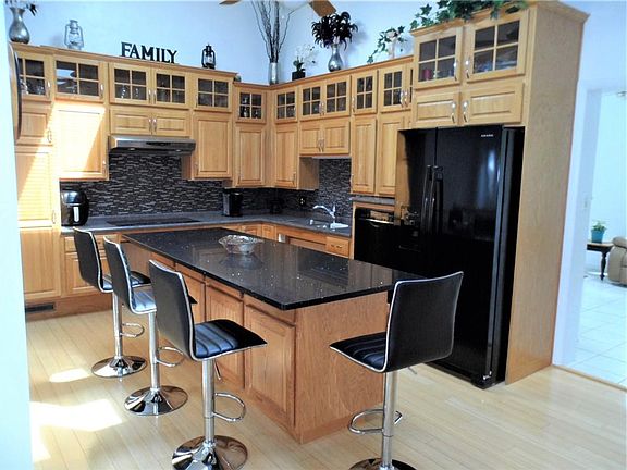 3rd image of 109 Elgin Dr
