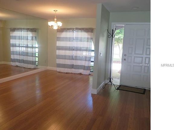 4th image of 16304 Bonneville Dr