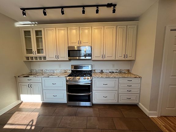 3rd image of 6709 Thomas Blvd #2