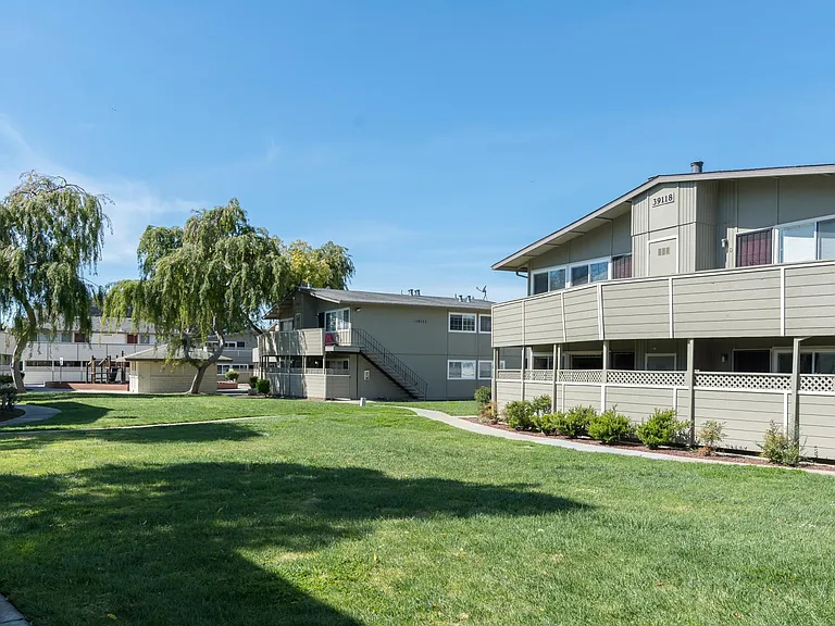 Park Villa Apartments — Photo 13