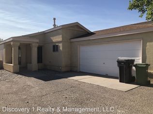 901 Charles Dr NE, Rio Rancho, NM 87144