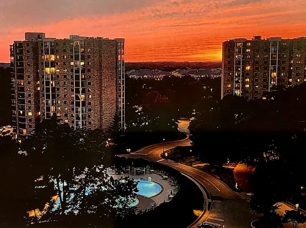 5901 Mount Eagle Dr APT 910, Alexandria, VA 22303