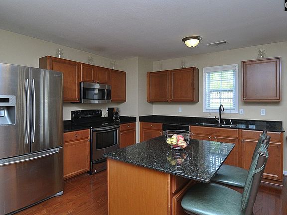5th image of 458 Laurel Mist Ln