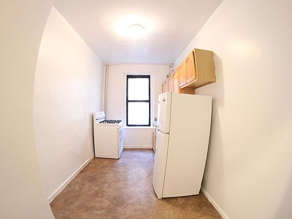 4th image of 975 Sherman Ave #24S-2