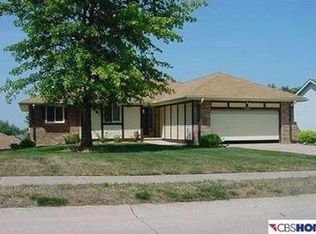 16722 Poppleton Ave, Omaha, NE 68130