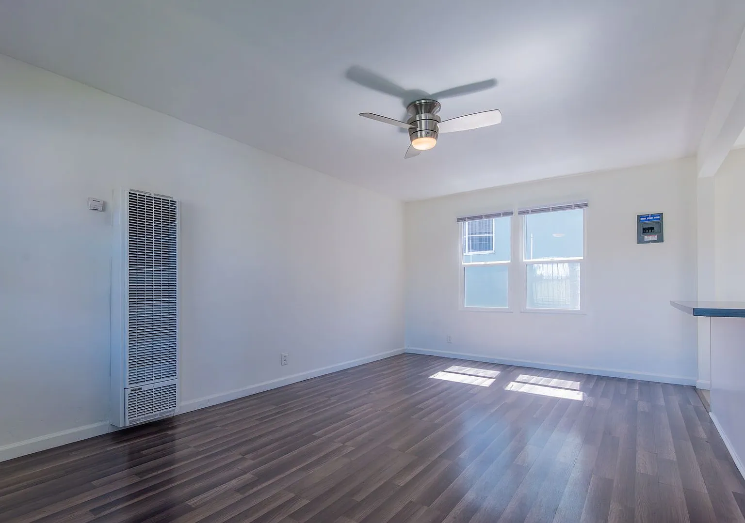 1743 La Brea Residences — Photo 2