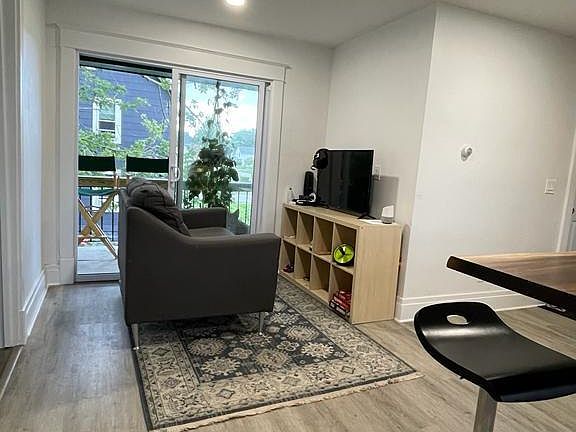 4th image of 1244 Michigan Ave #4