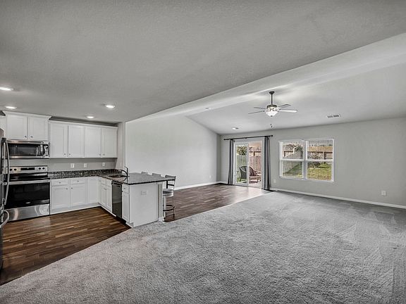 3rd image of 713 Sapodilla Ln