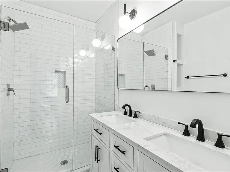 1047 Greencove Ave NE — Photo 20