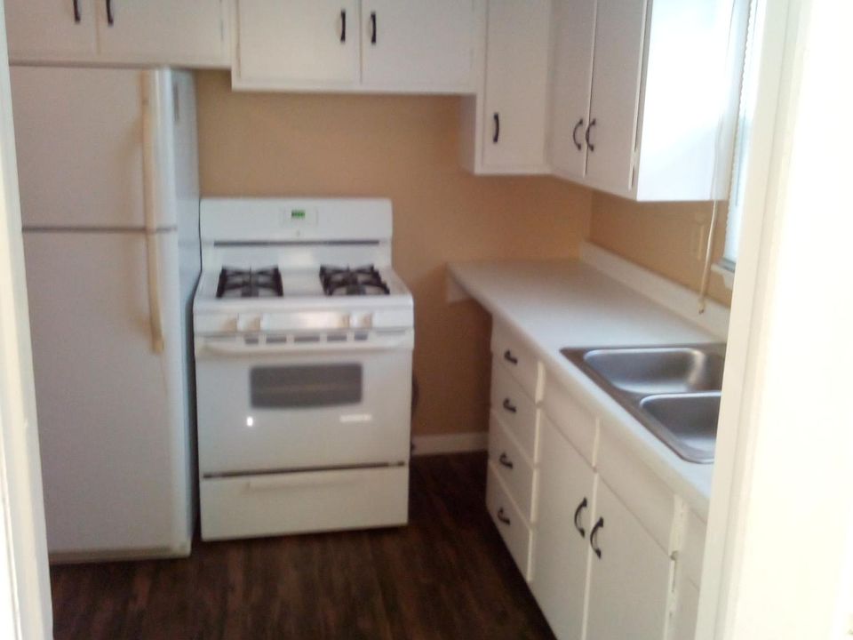 1st image of 542-544 Hemlock Ln