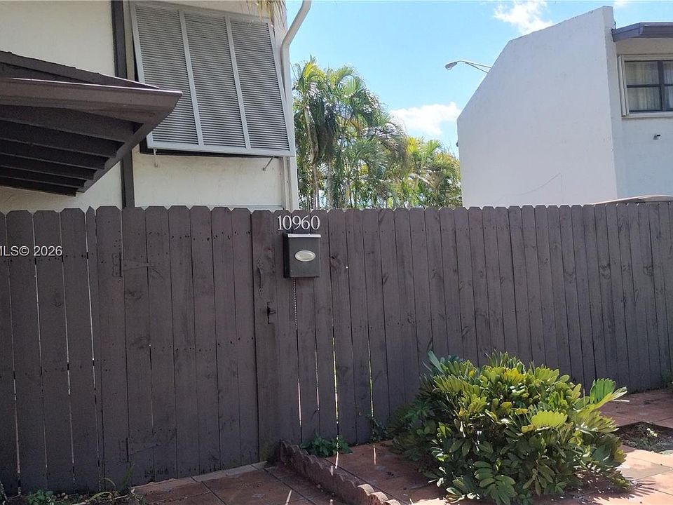 1st image of 10960 SW 71st Ln #1096